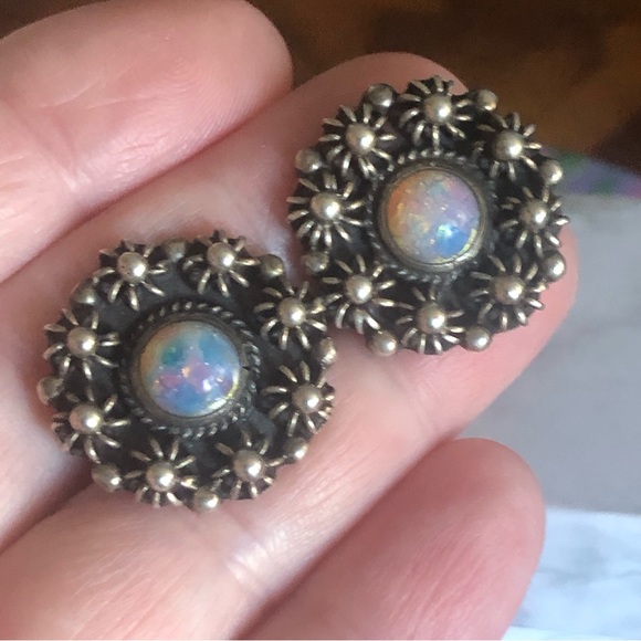 Antique Jewelry - Antique genuine opal 800 Mexican silver screw back clip on earrings